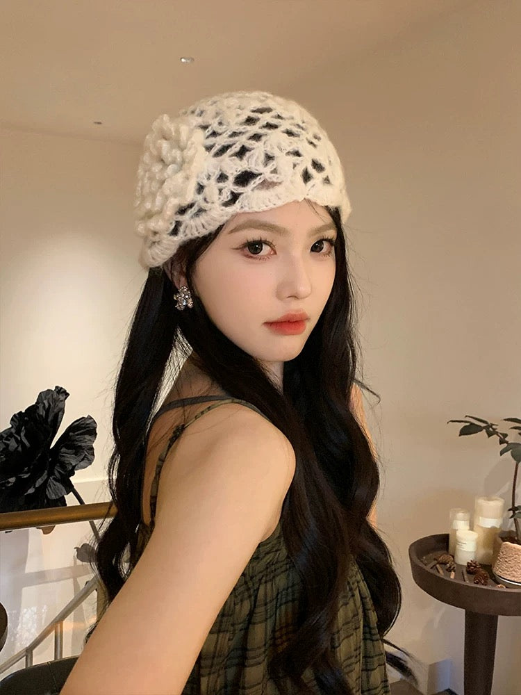 H26 White Rose Knitted Embroidery Hat