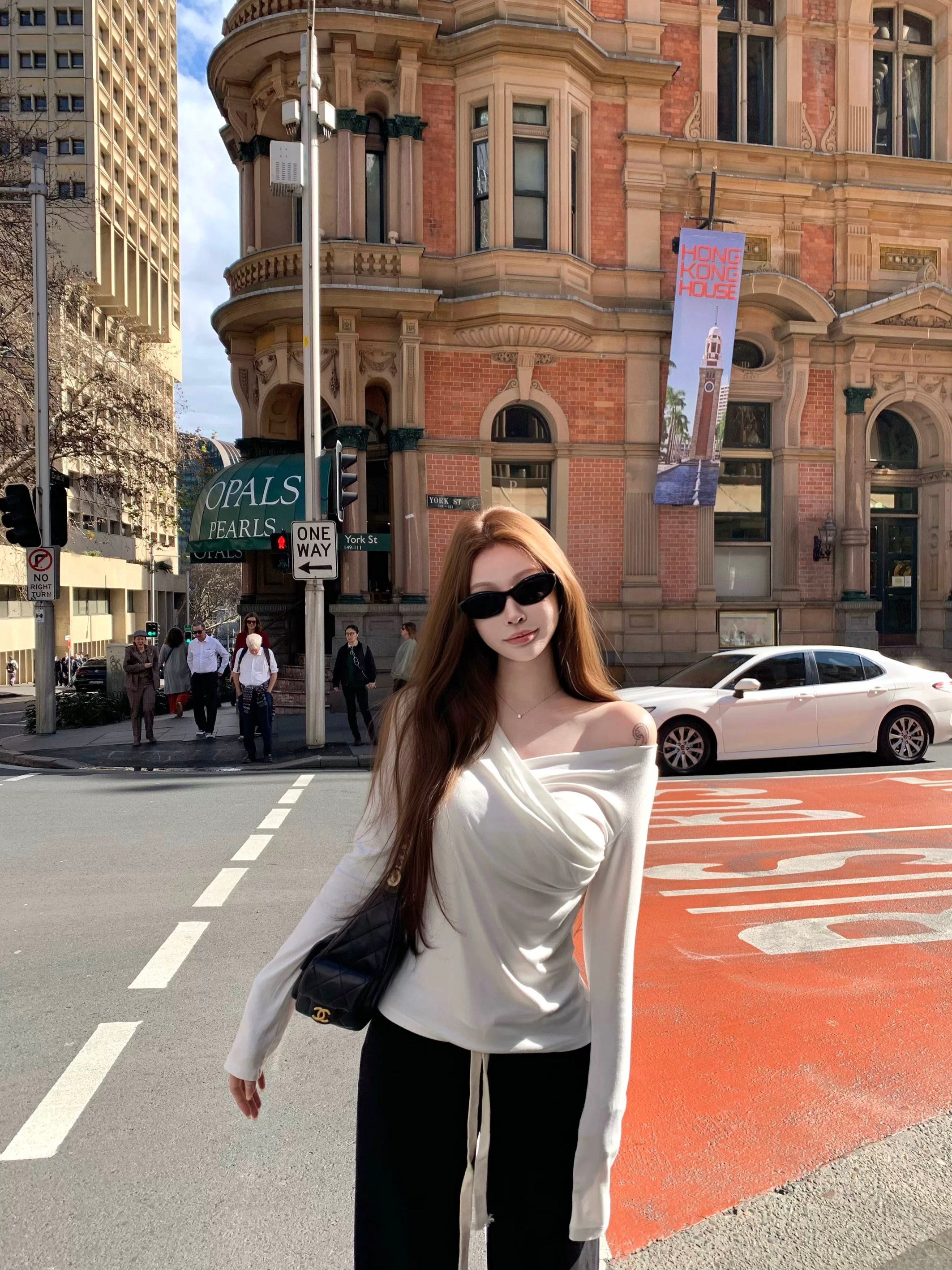 White Thin V Collar Long Sleeve Top
