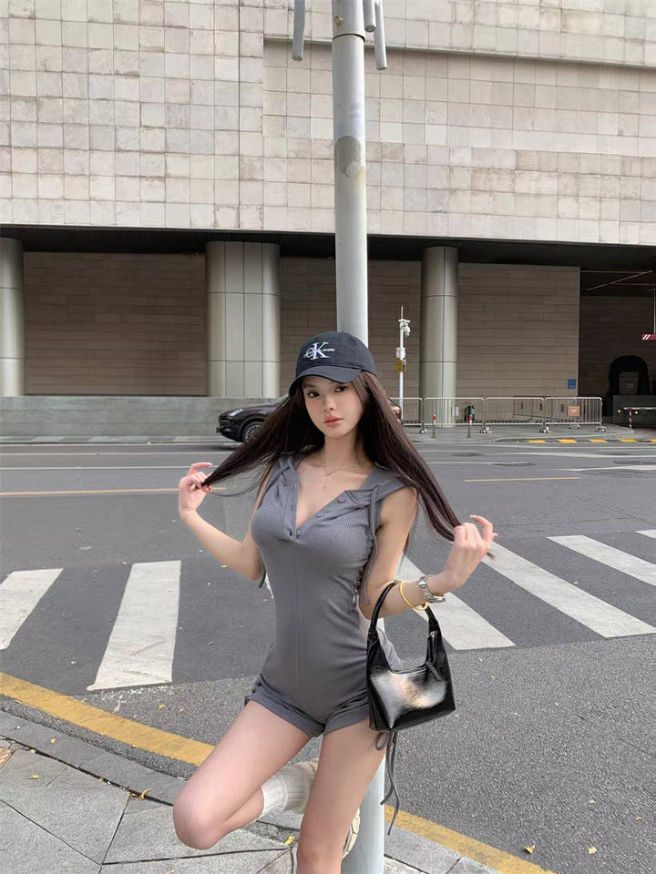 Sleevless Hat Romper (Black,Grey)