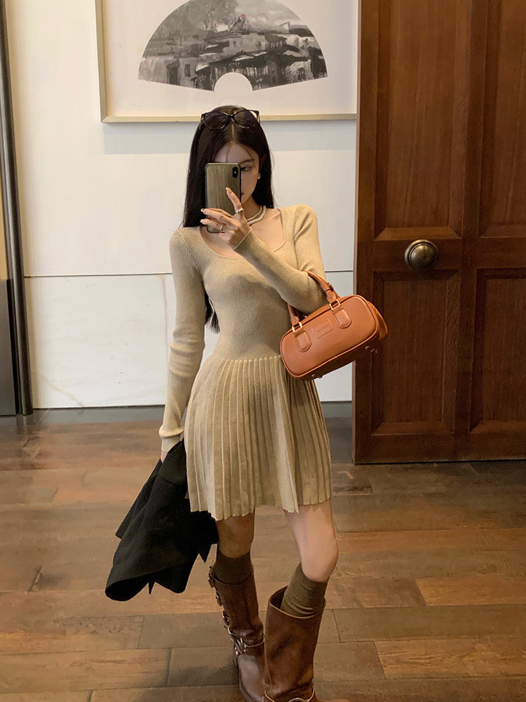 Knitted Long Sleeve Pleated Dress