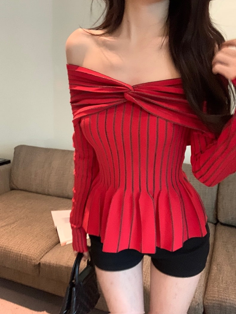 Off Shoulder Knitted Pleated Top