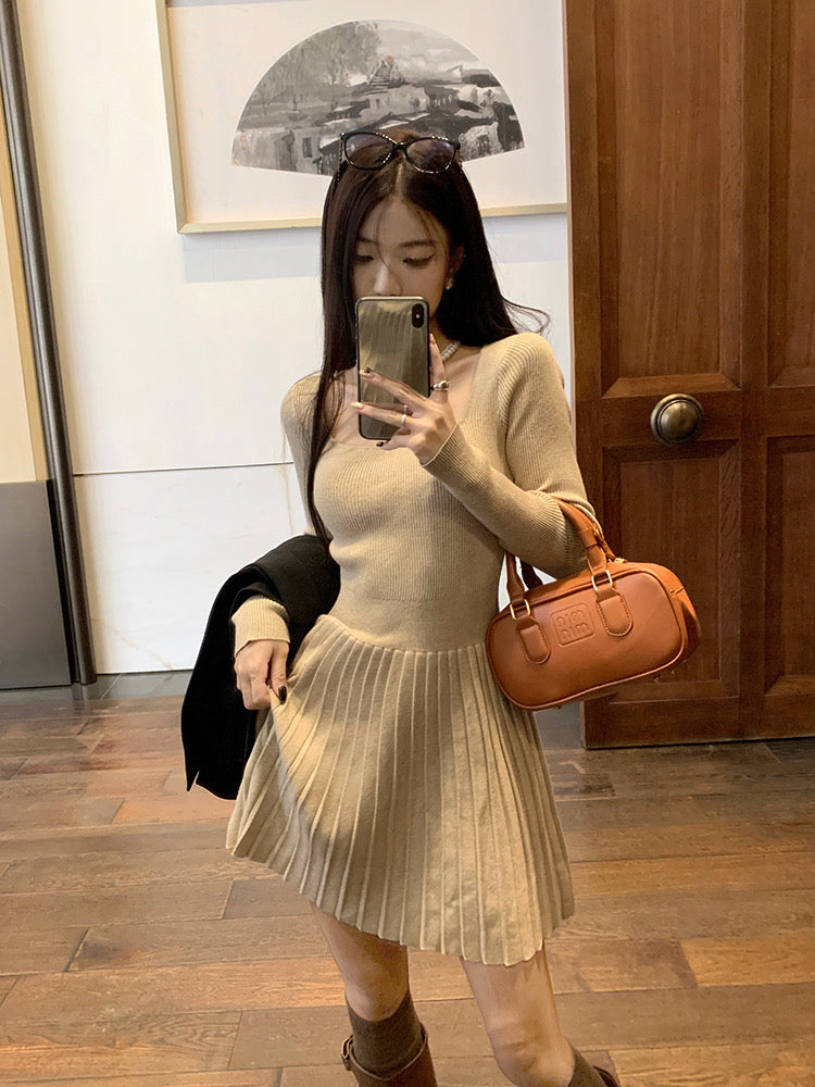 Knitted Long Sleeve Pleated Dress