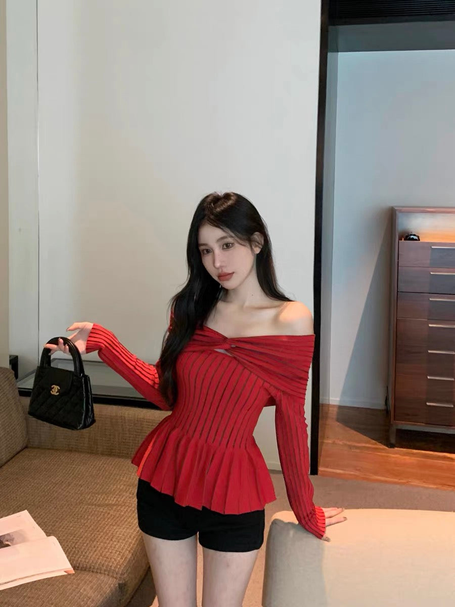 Off Shoulder Knitted Pleated Top