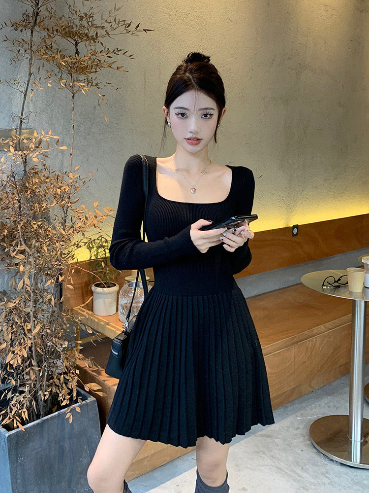 Knitted Long Sleeve Pleated Dress