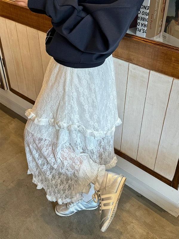 Unequal White Lacey Skirt With Lining