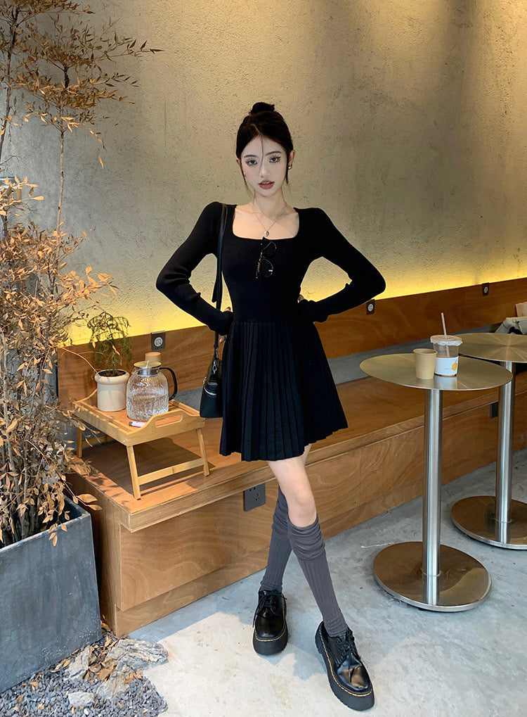 Knitted Long Sleeve Pleated Dress