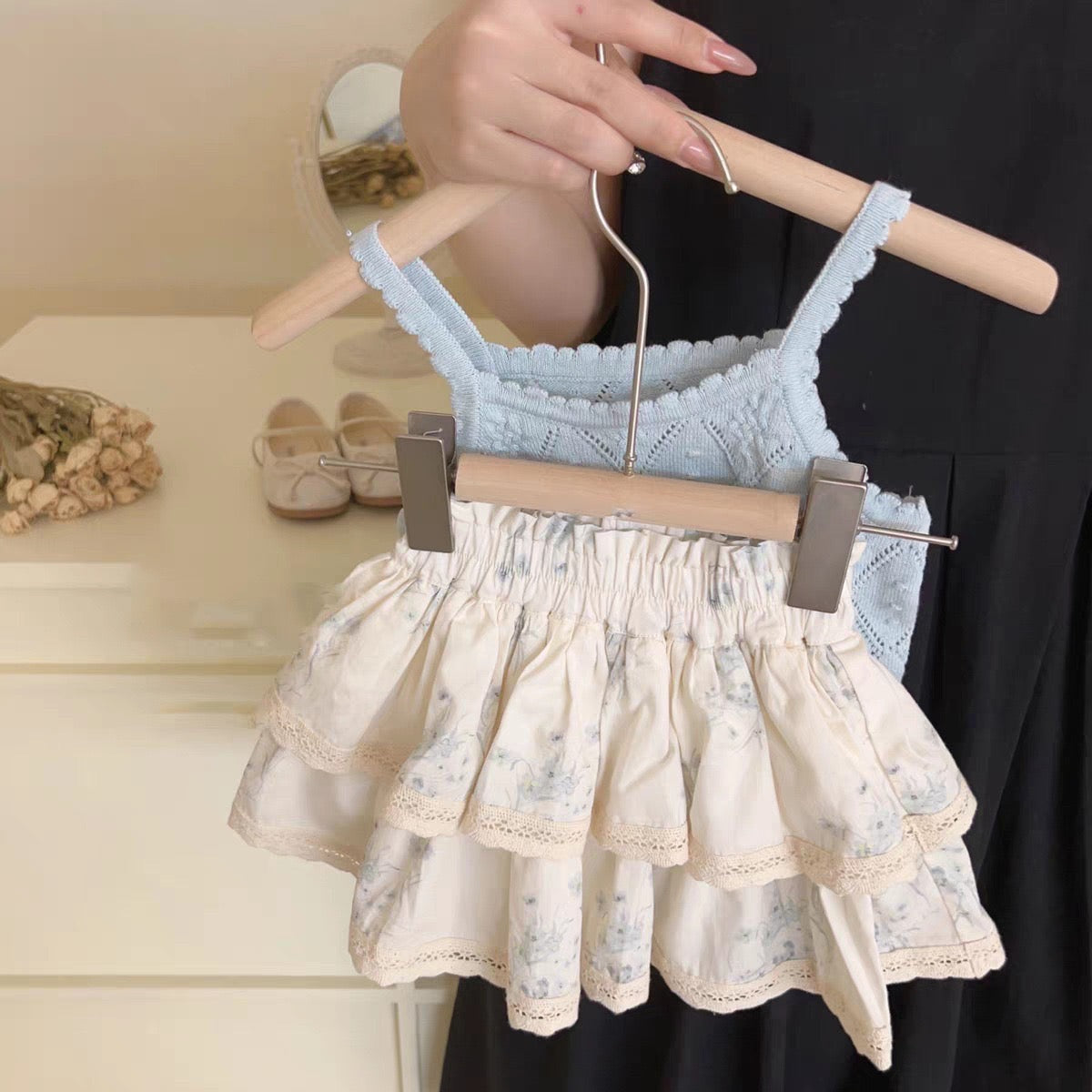 Little Girl Blue Top + Floral Skirt (90,110)