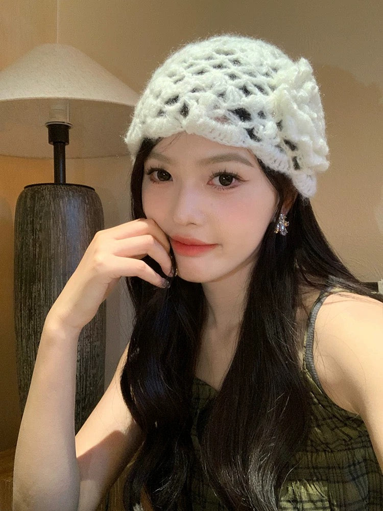 H26 White Rose Knitted Embroidery Hat