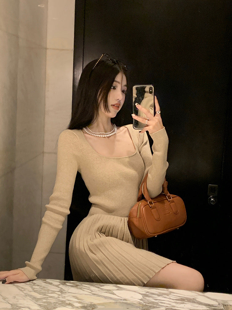 Knitted Long Sleeve Pleated Dress