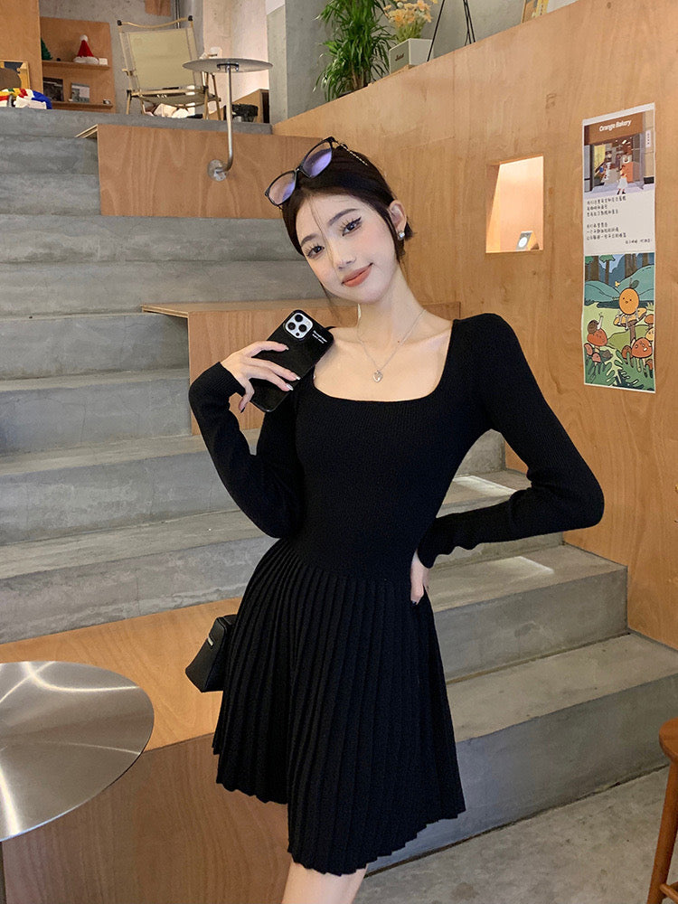 Knitted Long Sleeve Pleated Dress