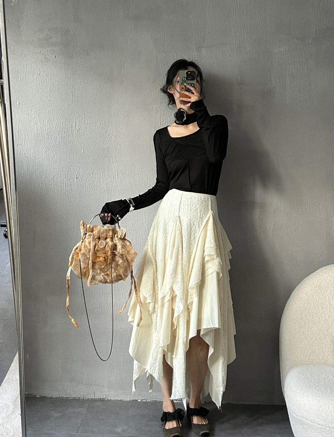 Creamy Unequal Mix Lace Long Skirt