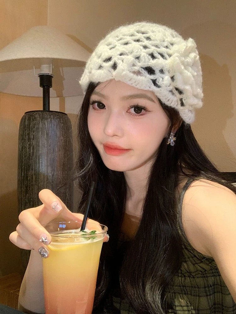 H26 White Rose Knitted Embroidery Hat