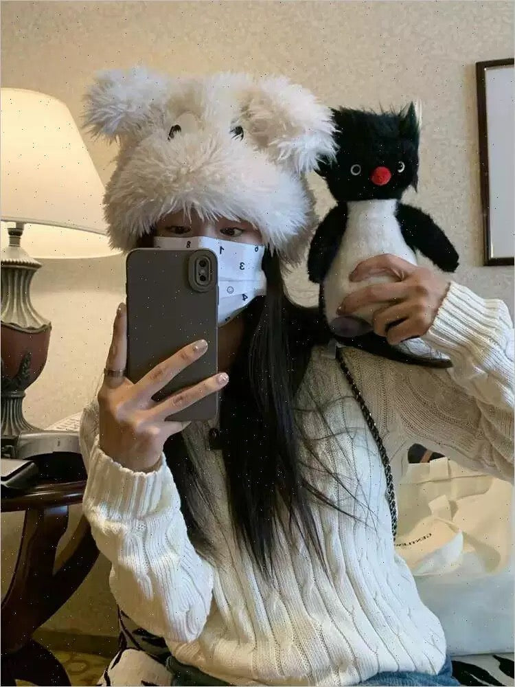 H07 Big Eyes Furry Hat
