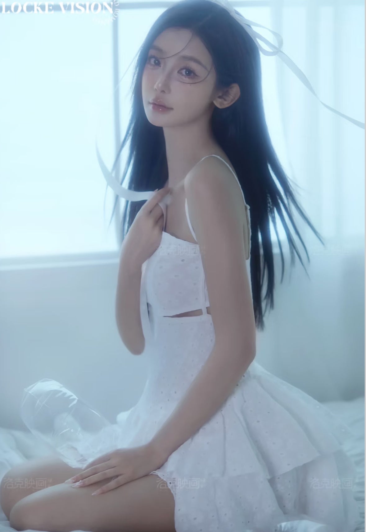 White Embroidery Waist Cut Short Dress (S)
