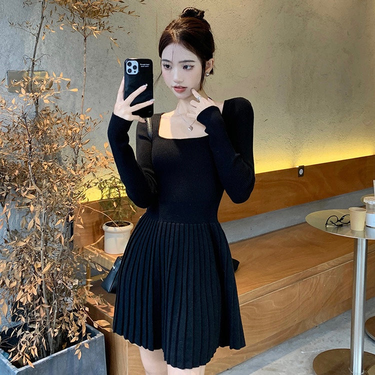 Knitted Long Sleeve Pleated Dress