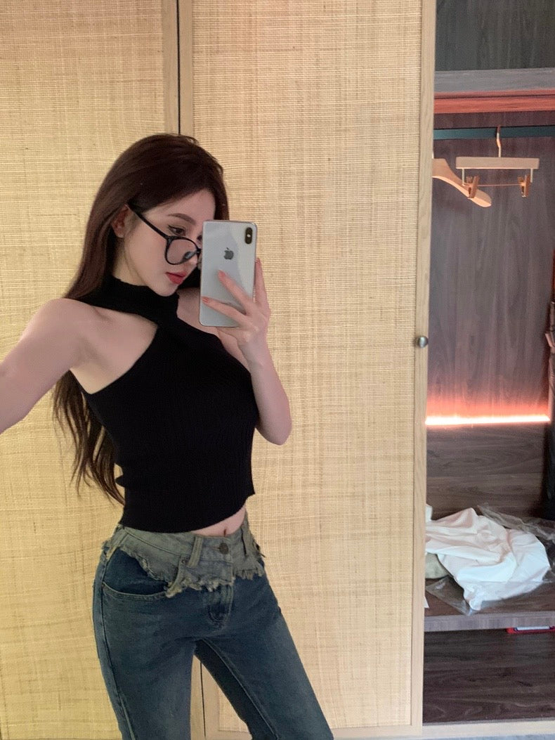 Halter Collar Sleeveless Knitted Top