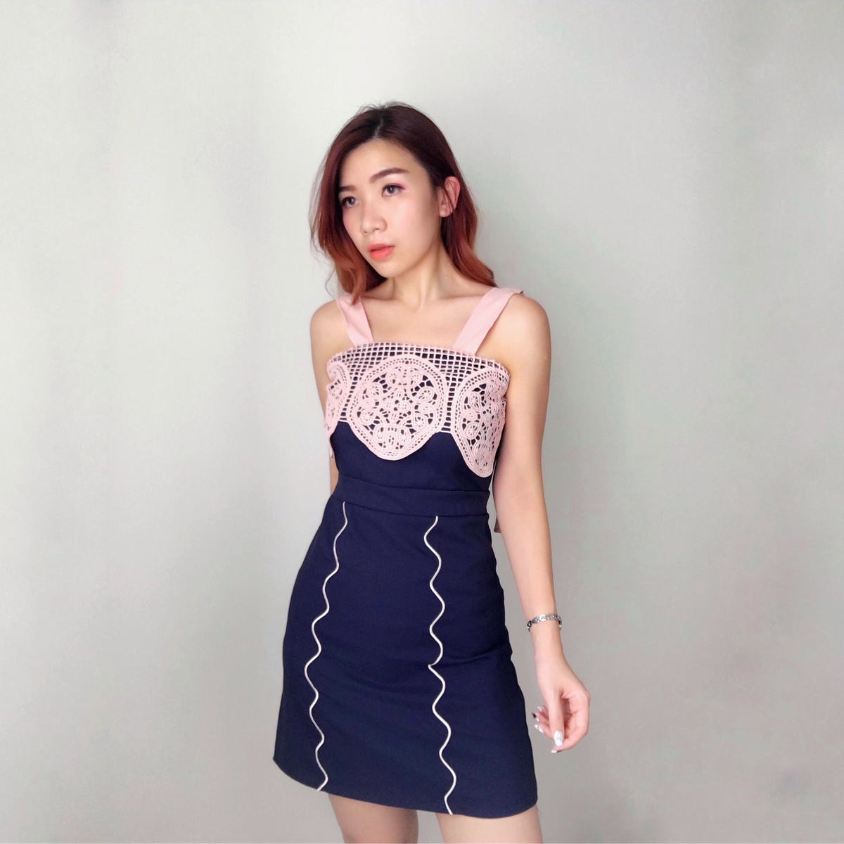 Dress laces online 2025