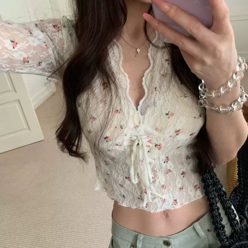 Mini Flo Middle Sleeve Laces Top