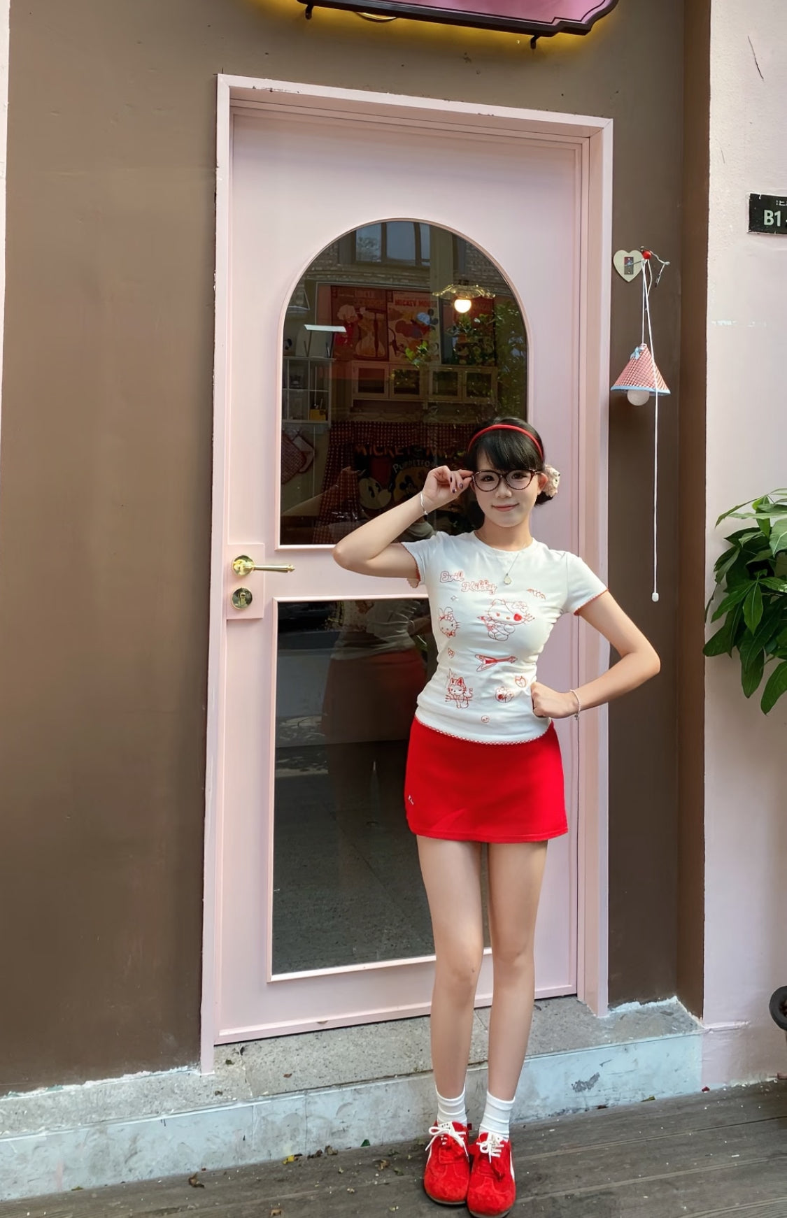 Kitty White Thin Top