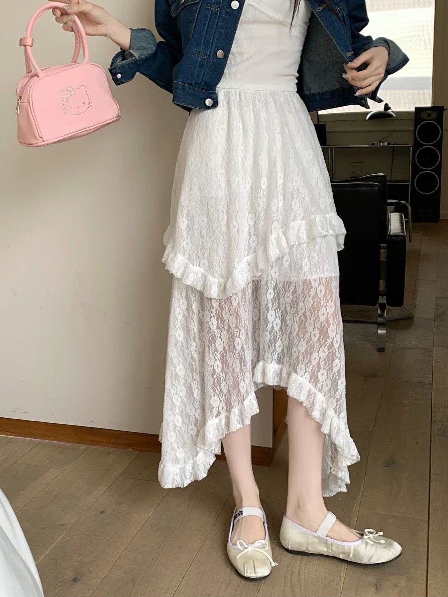 Unequal White Lacey Skirt With Lining