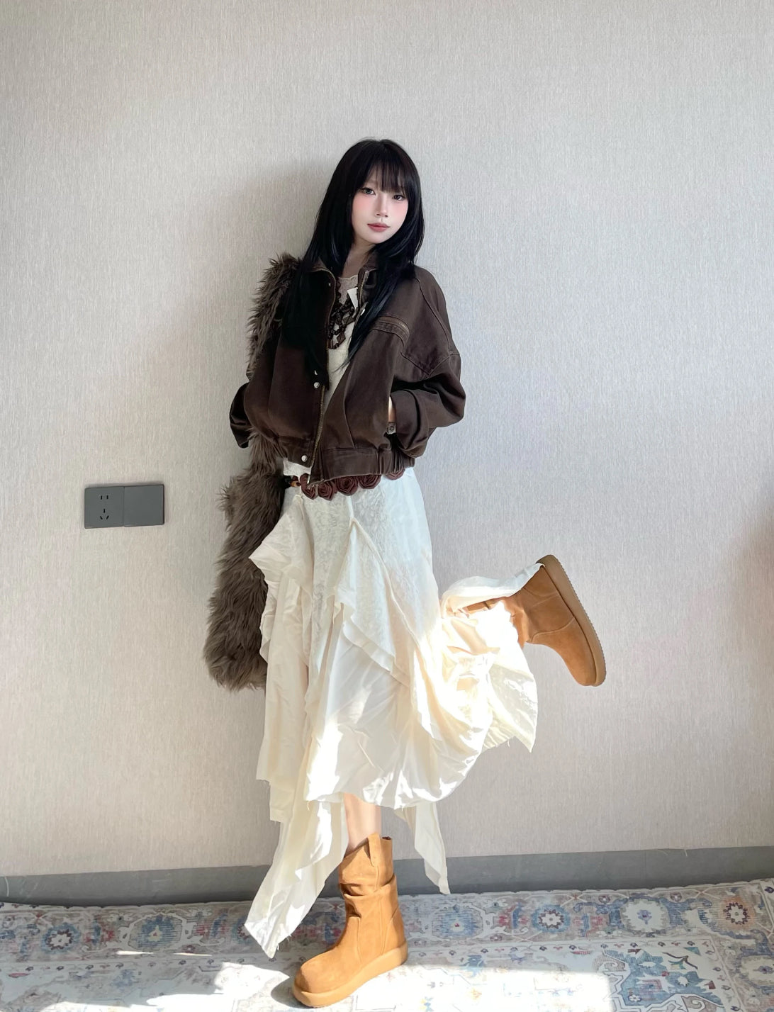 Creamy Unequal Mix Lace Long Skirt