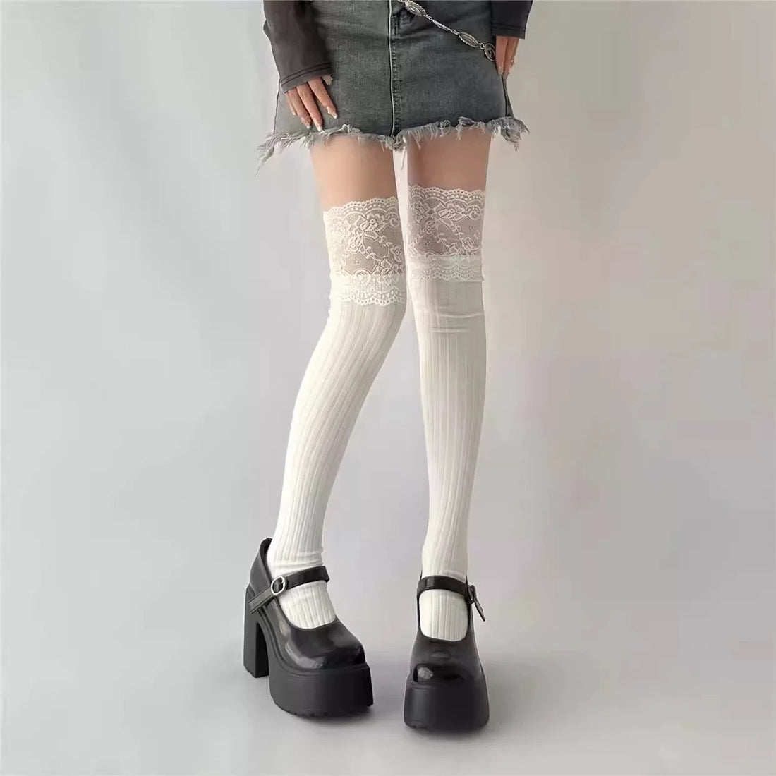 S005 Laces Long Socks