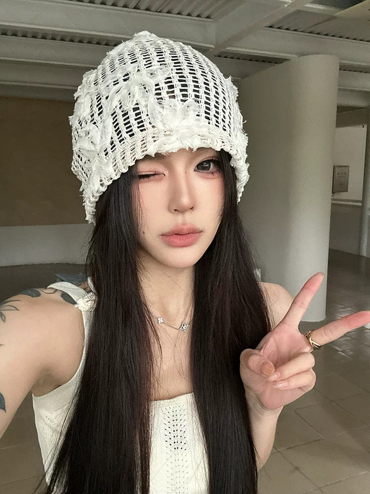 H25 Embroidery Flo Hat (Black, Beige)