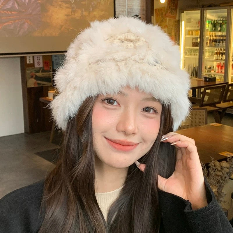 H32 Cream Rose Furry Braid Hat