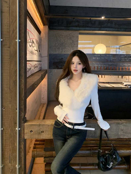 Furry Collar Knitted Long Sleeve Top (Black, White)