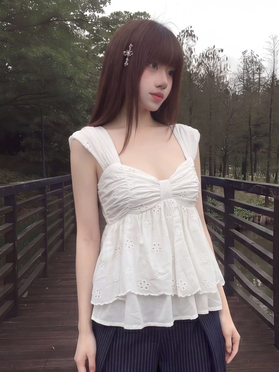 Embroidery Sleeveless Top
