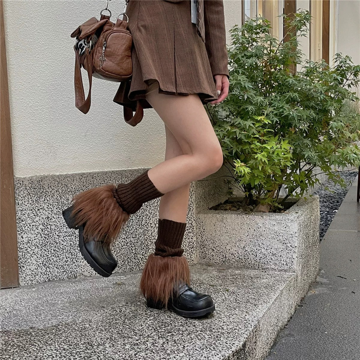 S018 Colour Bottom Furry Midi Socks