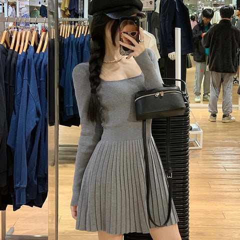 Knitted Long Sleeve Pleated Dress