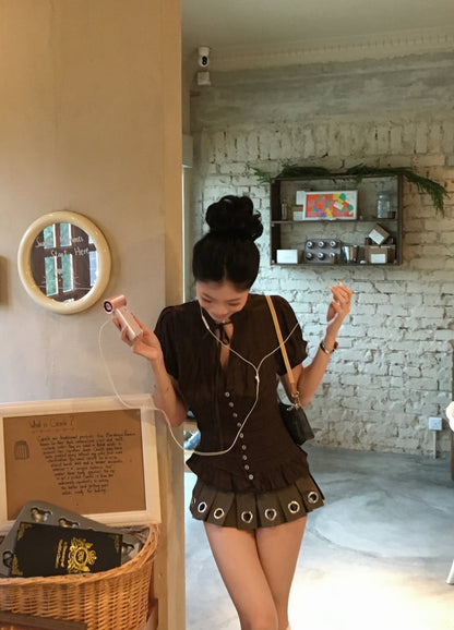 Chocolate V Collar Top ft Yifei 预订优惠中