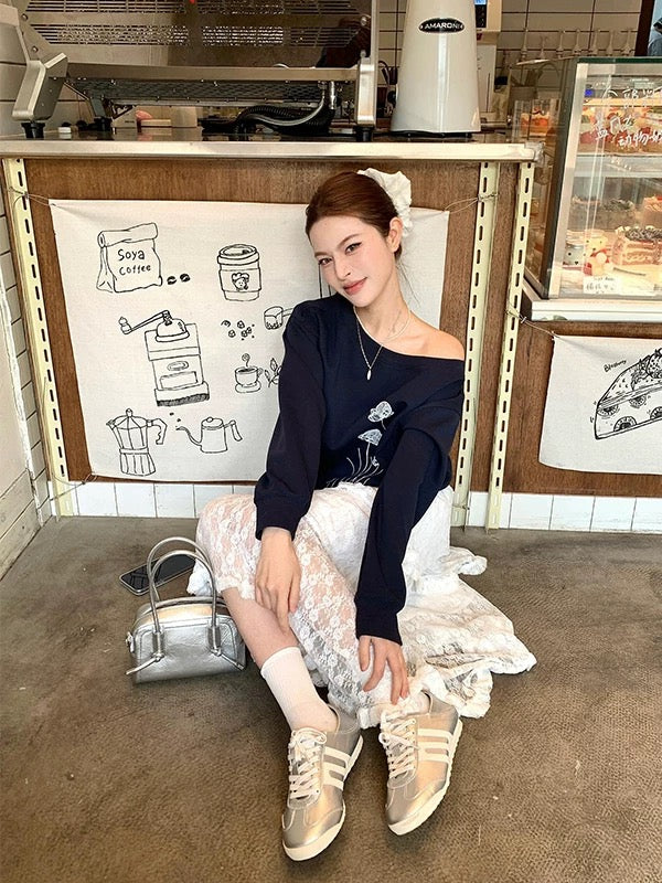 Unequal White Lacey Skirt With Lining