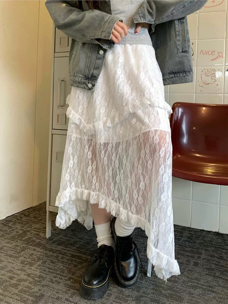Unequal White Lacey Skirt With Lining