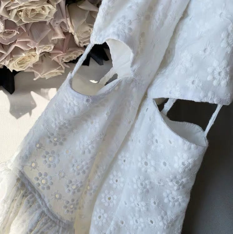 White Embroidery Waist Cut Short Dress (S)