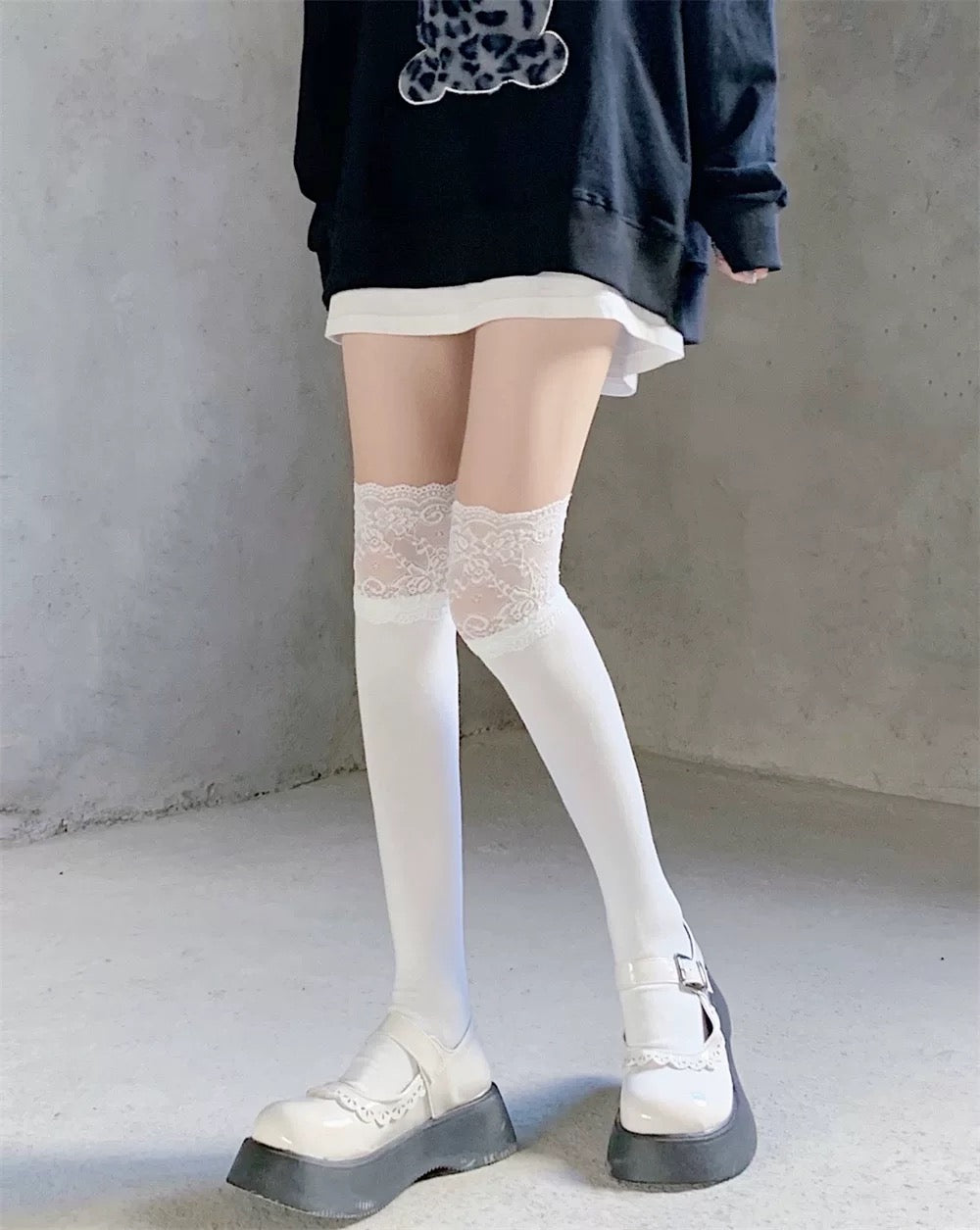 S005 Laces Long Socks