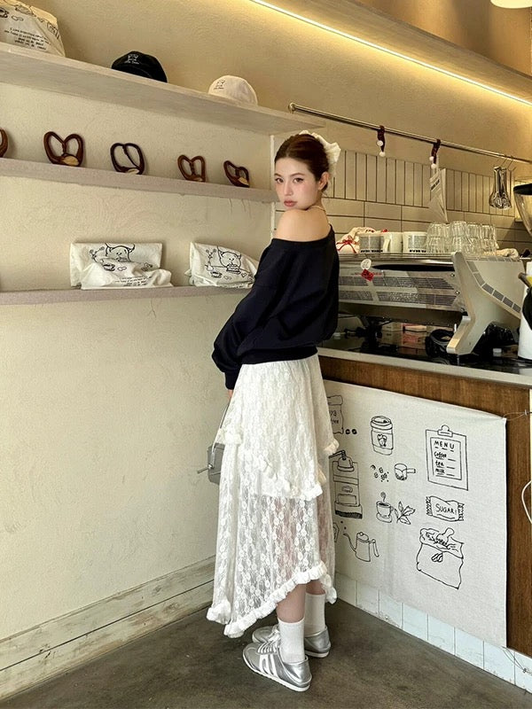 Unequal White Lacey Skirt With Lining
