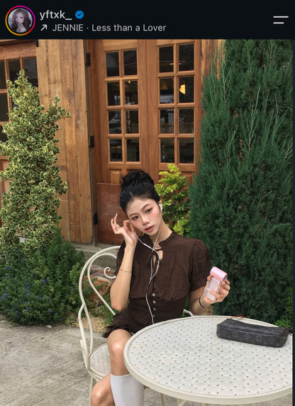 Chocolate V Collar Top ft Yifei 预订优惠中