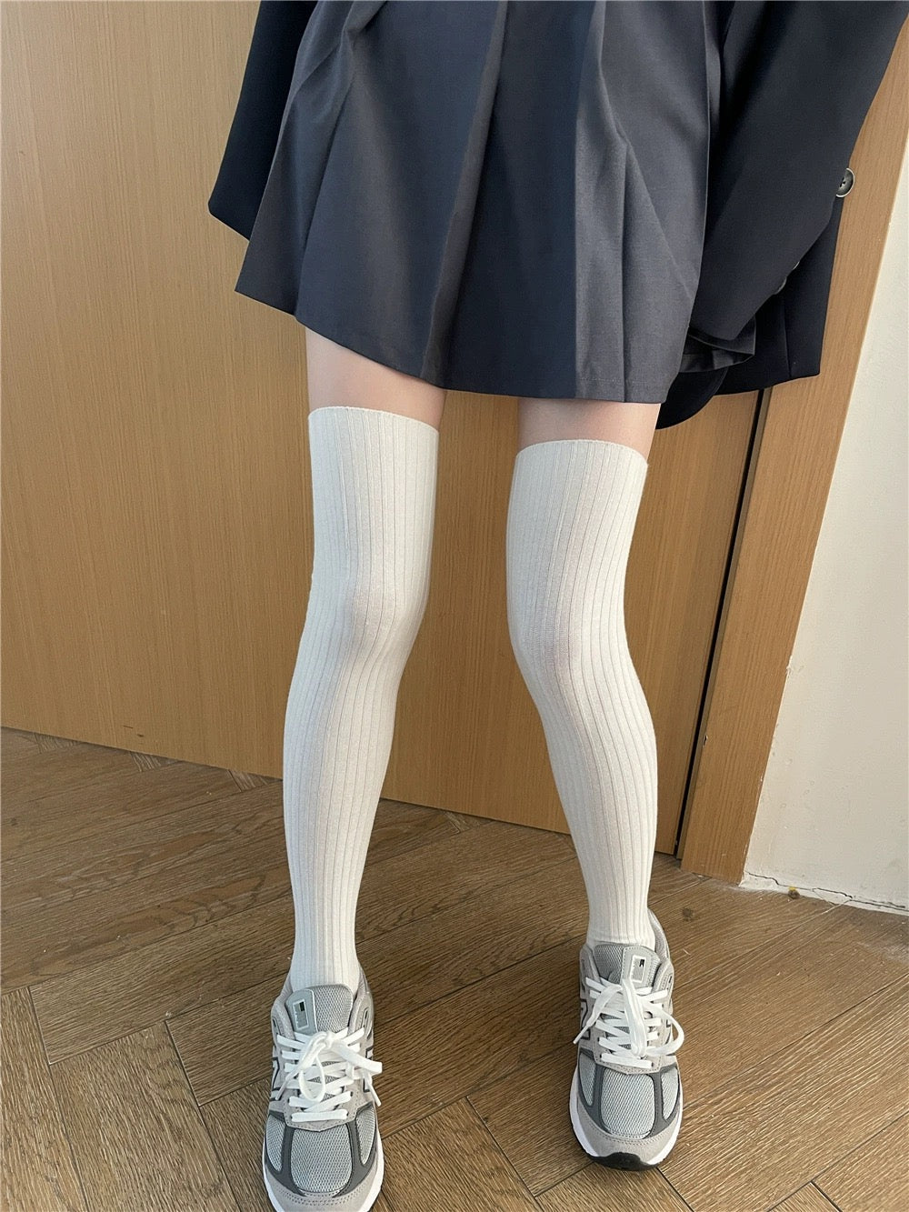 S001 Basic Long Socks