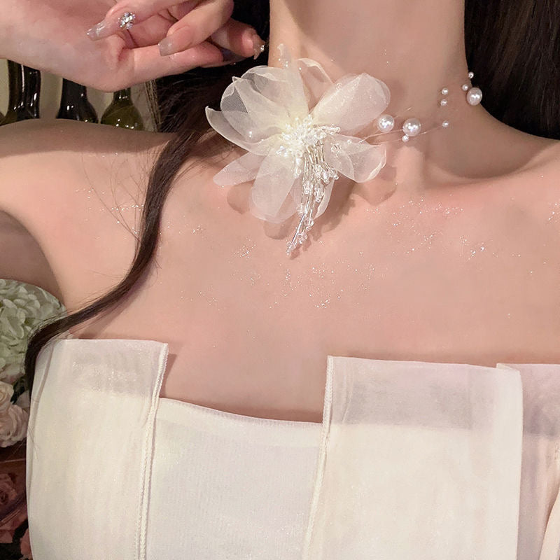 White Flo Necklace NL08