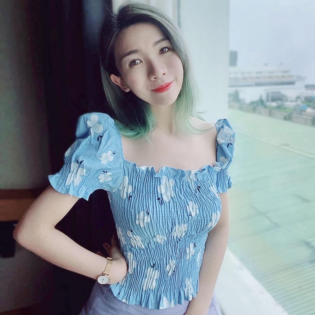 PF010 Floral Puff Sleeve Top - Hearts &amp; Kisses